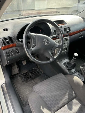 Toyota Avensis 2.2 D4D, снимка 2