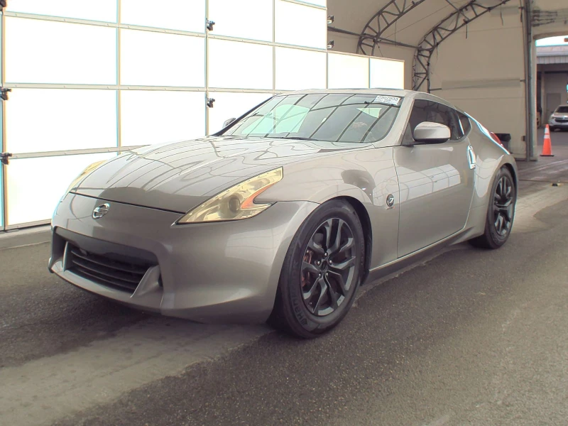 Nissan 370Z Touring, снимка 3 - Автомобили и джипове - 47462399