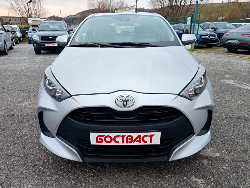 Toyota Yaris 1, 5 i 9400km.!, снимка 7 - Автомобили и джипове - 47990198