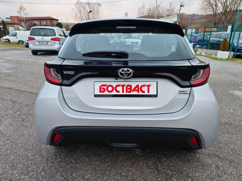 Toyota Yaris 1, 5 i 9400km.!, снимка 4 - Автомобили и джипове - 47990198