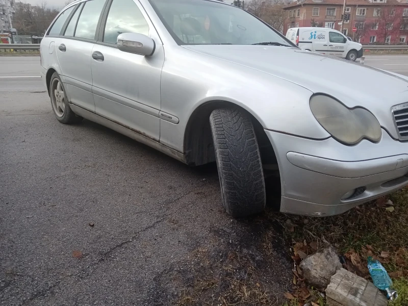 Mercedes-Benz C 200, снимка 4 - Автомобили и джипове - 48228832