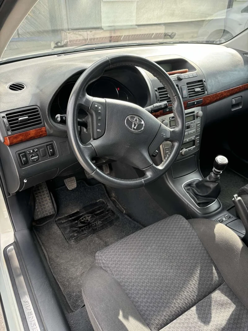 Toyota Avensis 2.2 D4D, снимка 2 - Автомобили и джипове - 49548139