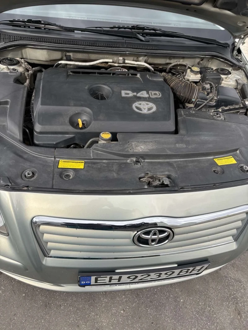 Toyota Avensis 2.2 D4D, снимка 4 - Автомобили и джипове - 49042268