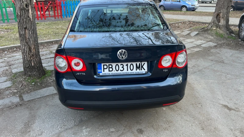 VW Jetta, снимка 4 - Автомобили и джипове - 49117112