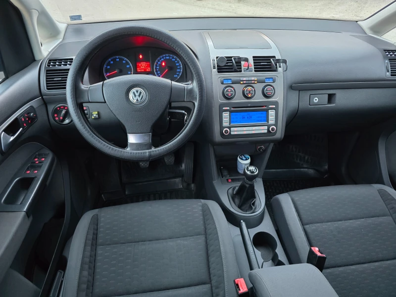 VW Touran 1.6i-ГАЗОВА УРЕДБА, снимка 17 - Автомобили и джипове - 49483830