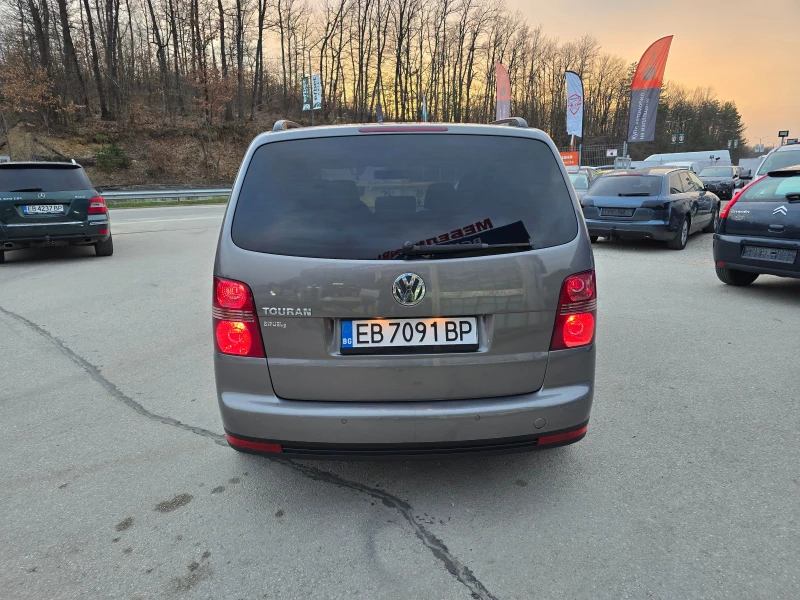 VW Touran 1.6i-ГАЗОВА УРЕДБА, снимка 5 - Автомобили и джипове - 49483830