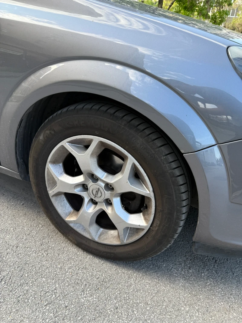 Opel Astra 1.7 CDTi Ecotec, снимка 10 - Автомобили и джипове - 52270252