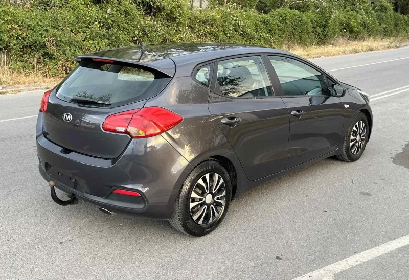 Kia Ceed 1.6 , снимка 5 - Автомобили и джипове - 52551188