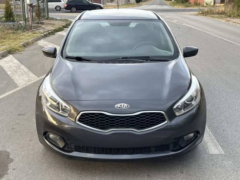 Kia Ceed 1.6 , снимка 3 - Автомобили и джипове - 52551188