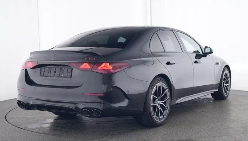 Mercedes-Benz E 53 AMG 4M Night Superscreen, снимка 2 - Автомобили и джипове - 51777366