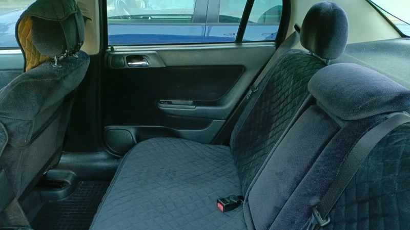 Opel Astra G 1, 6 mi, 75кс , снимка 6 - Автомобили и джипове - 52023843