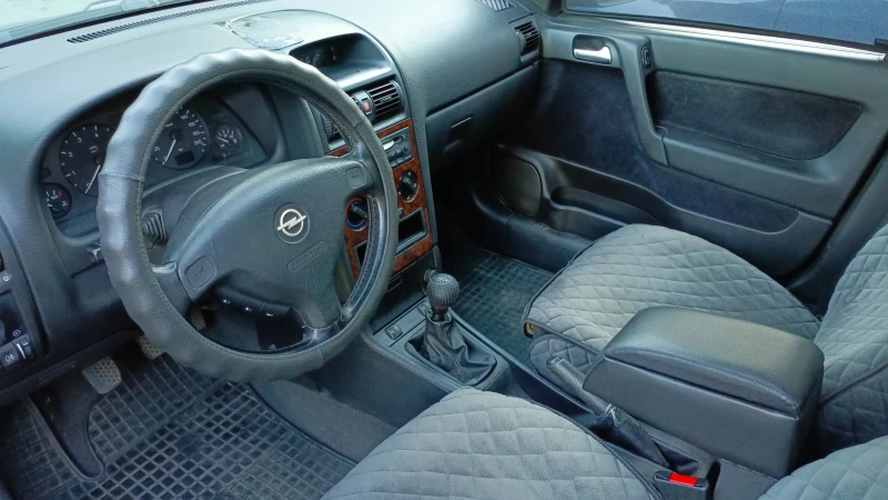 Opel Astra G 1, 6 mi, 75кс , снимка 5 - Автомобили и джипове - 52023843