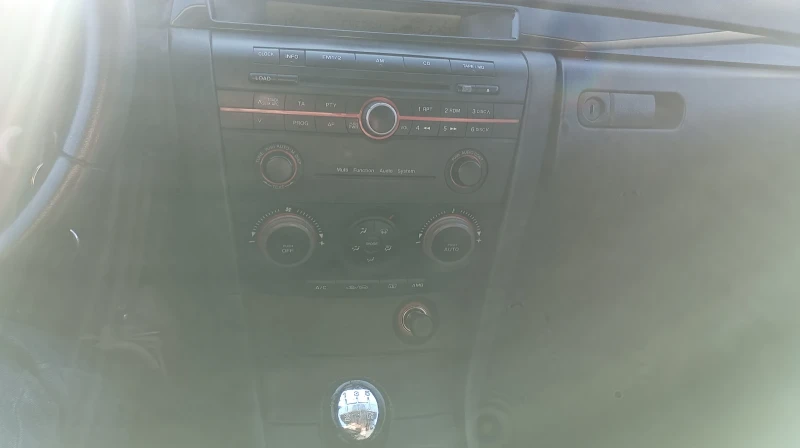 Mazda 3, снимка 15 - Автомобили и джипове - 52412780