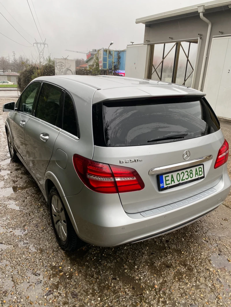 Mercedes-Benz B 250, снимка 5 - Автомобили и джипове - 52679538