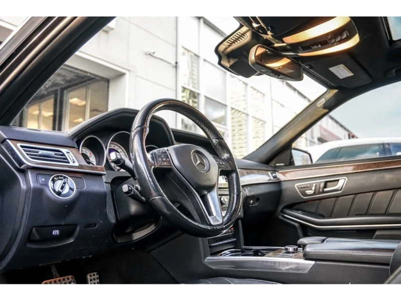 Mercedes-Benz E 500 * 4dr Sdn 550 4MATIC * CARFAX * ЦЕНА ДО БГ, снимка 7 - Автомобили и джипове - 52996765