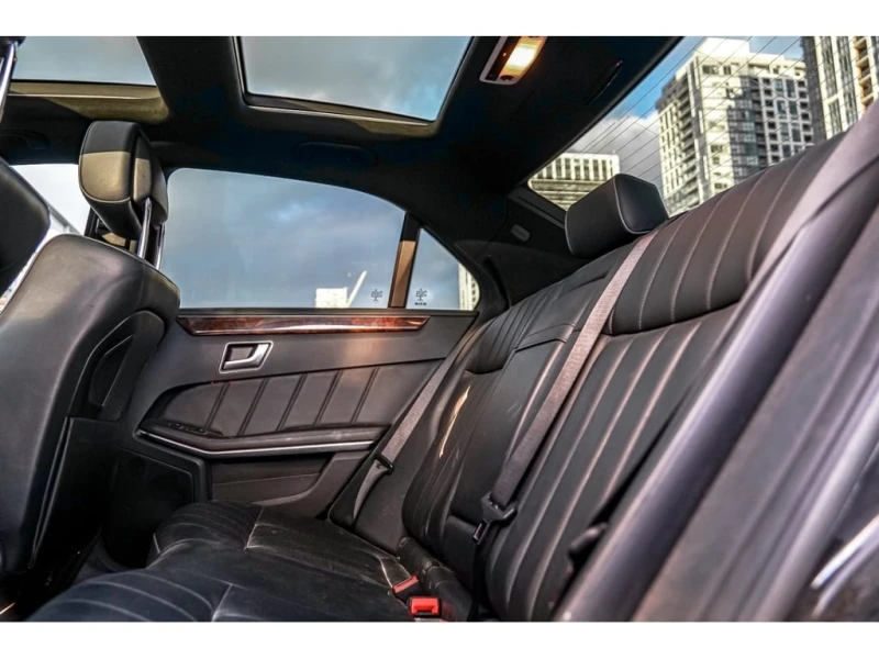 Mercedes-Benz E 500 * 4dr Sdn 550 4MATIC * CARFAX * ЦЕНА ДО БГ, снимка 10 - Автомобили и джипове - 52996765