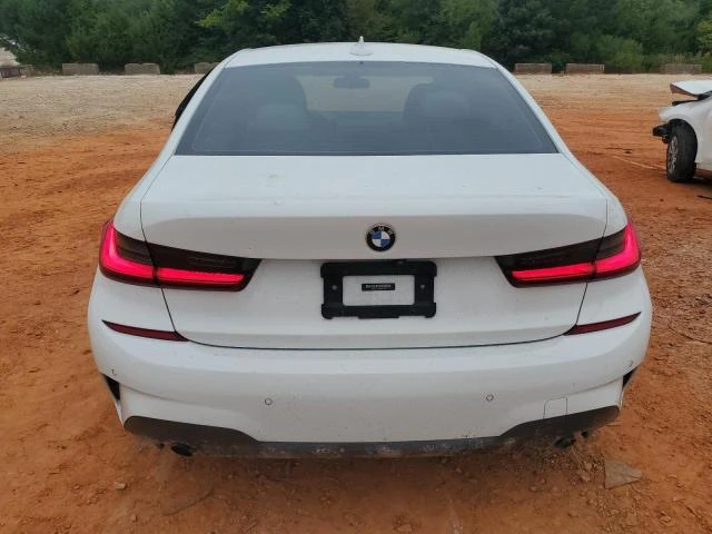 BMW 330 i 2.0 Turbo / RWD / Автоматик / M пакет / Нави. / - изображение 6