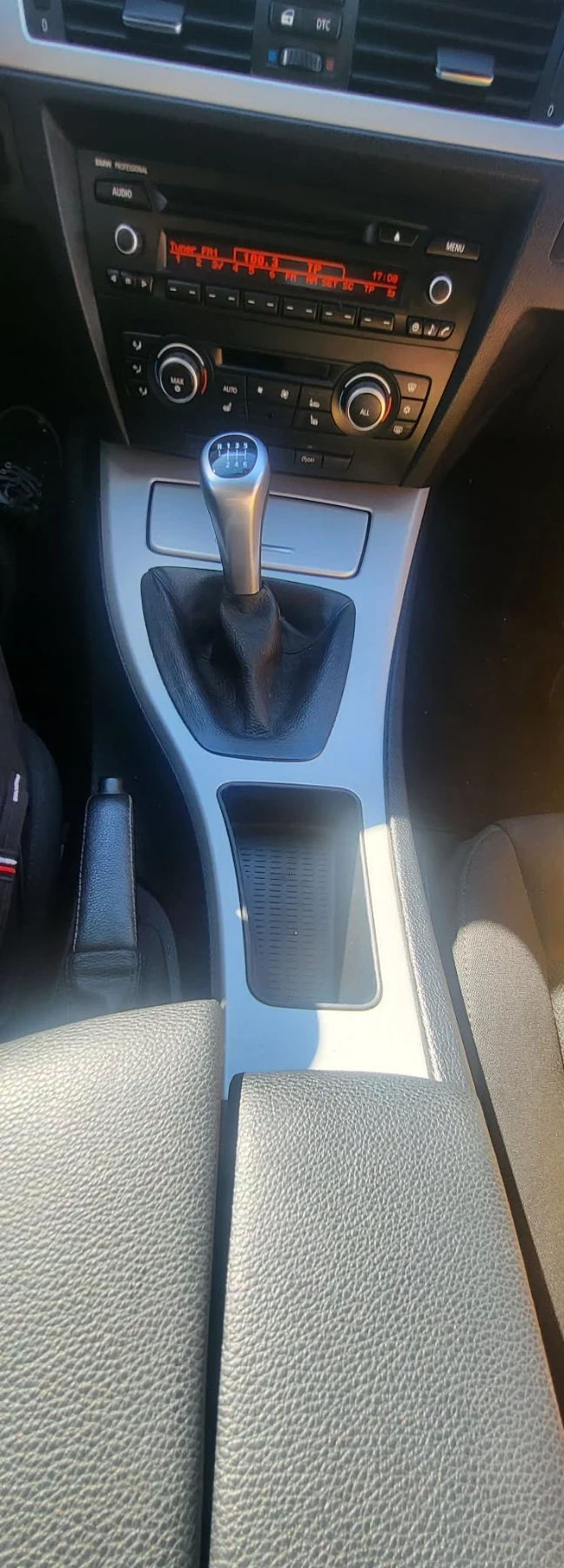 BMW 320, снимка 5 - Автомобили и джипове - 53113775