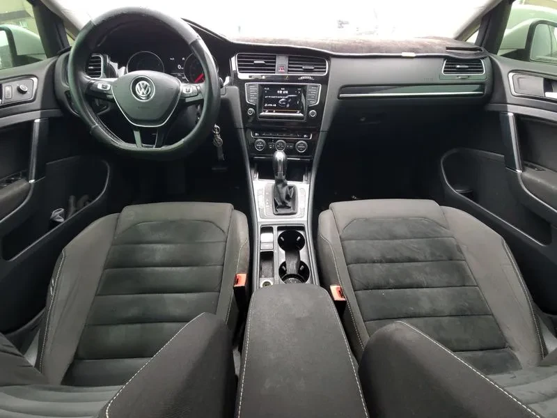 VW Golf, снимка 10 - Автомобили и джипове - 53470200