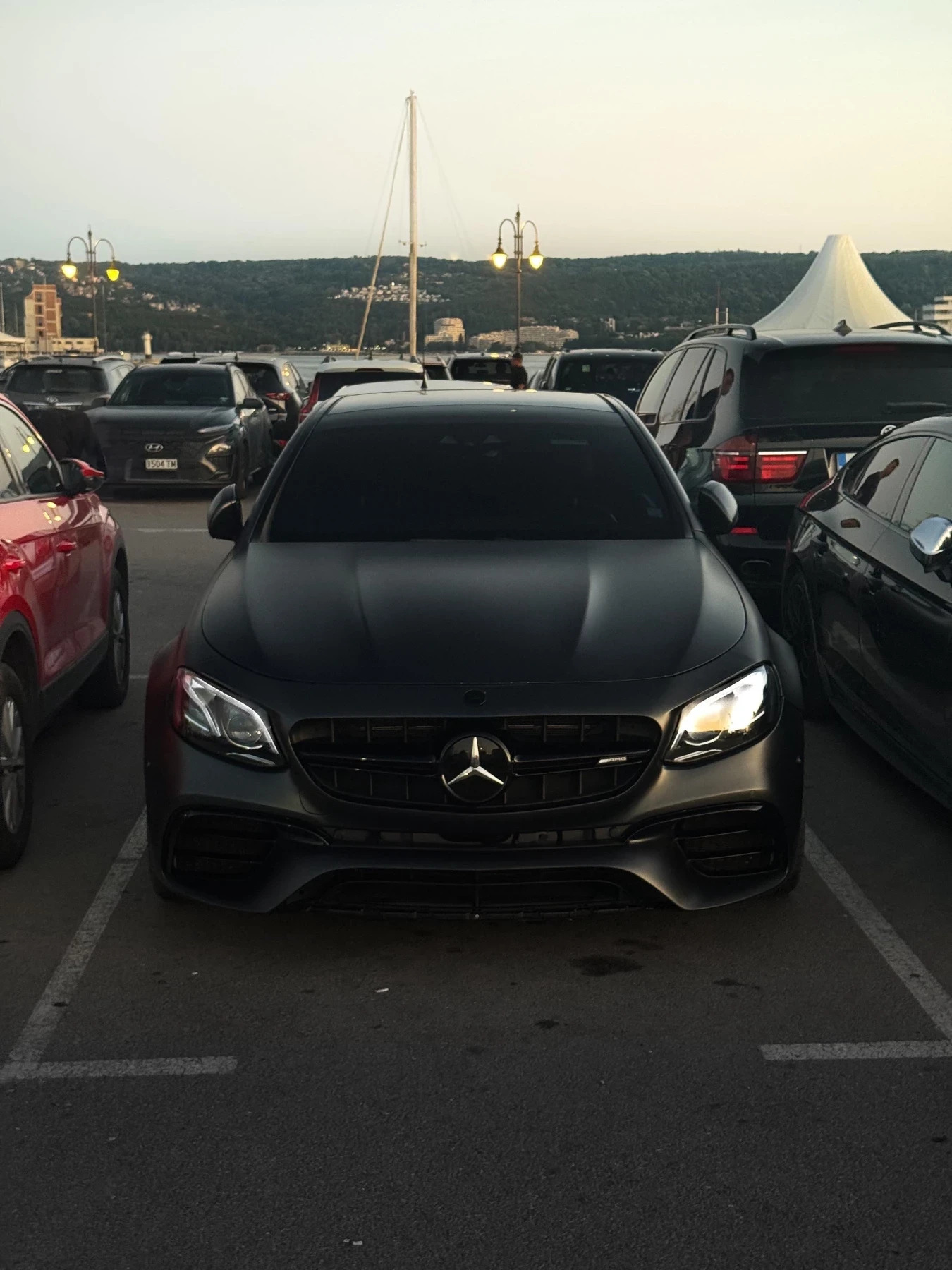 Mercedes-Benz E 63 AMG FULL, вакум, масажи, панорами, фул карбон и алкант, снимка 1