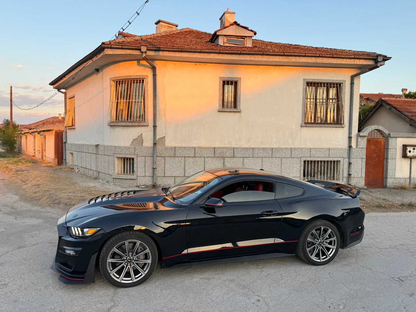 Ford Mustang  - изображение 7