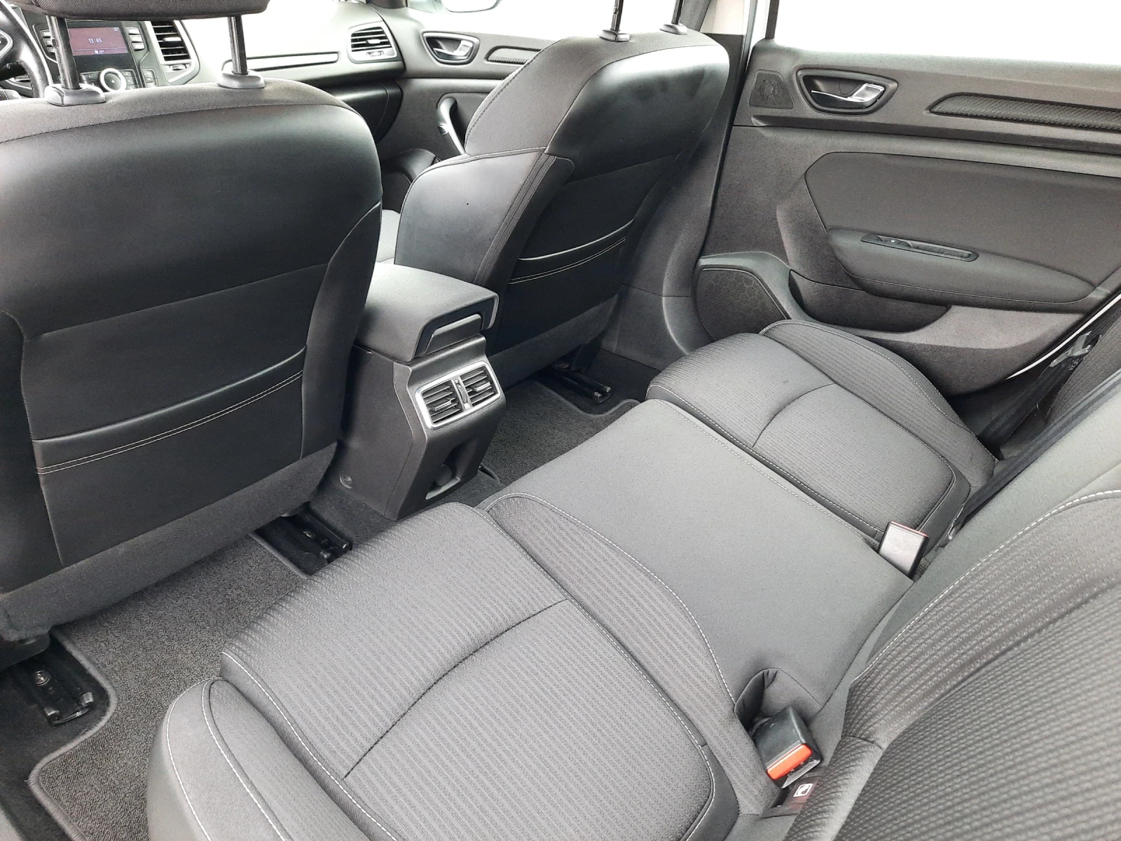 Renault Megane 1.5 DCI - изображение 9