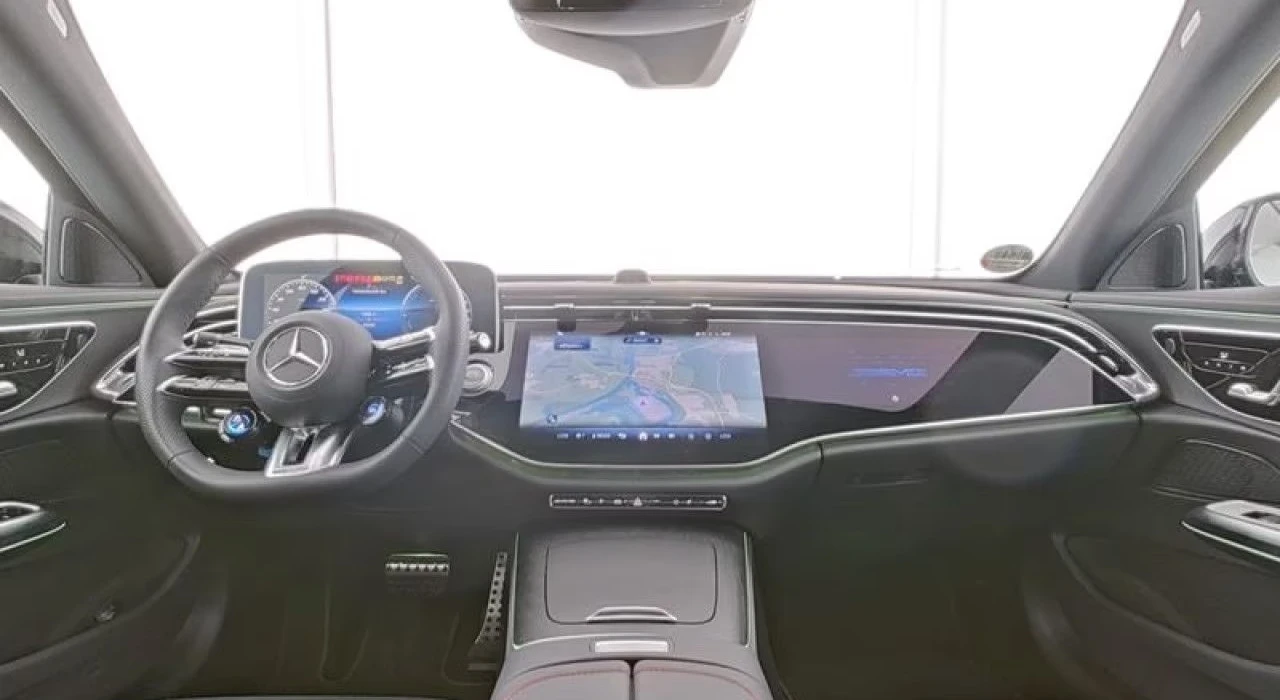 Mercedes-Benz E 53 AMG 4M Night Superscreen - изображение 3