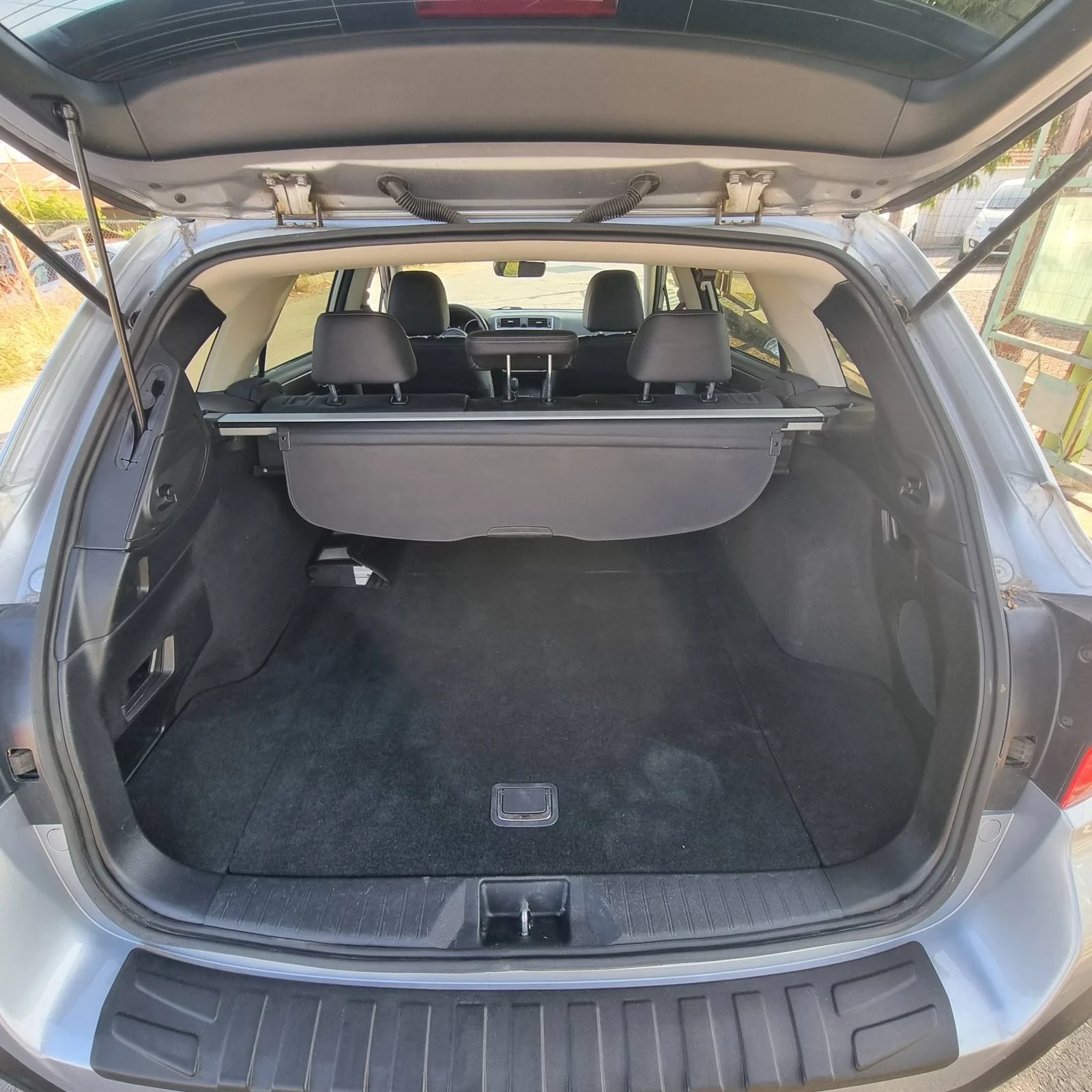Subaru Outback 3.6 R, снимка 12 - Автомобили и джипове - 55731087