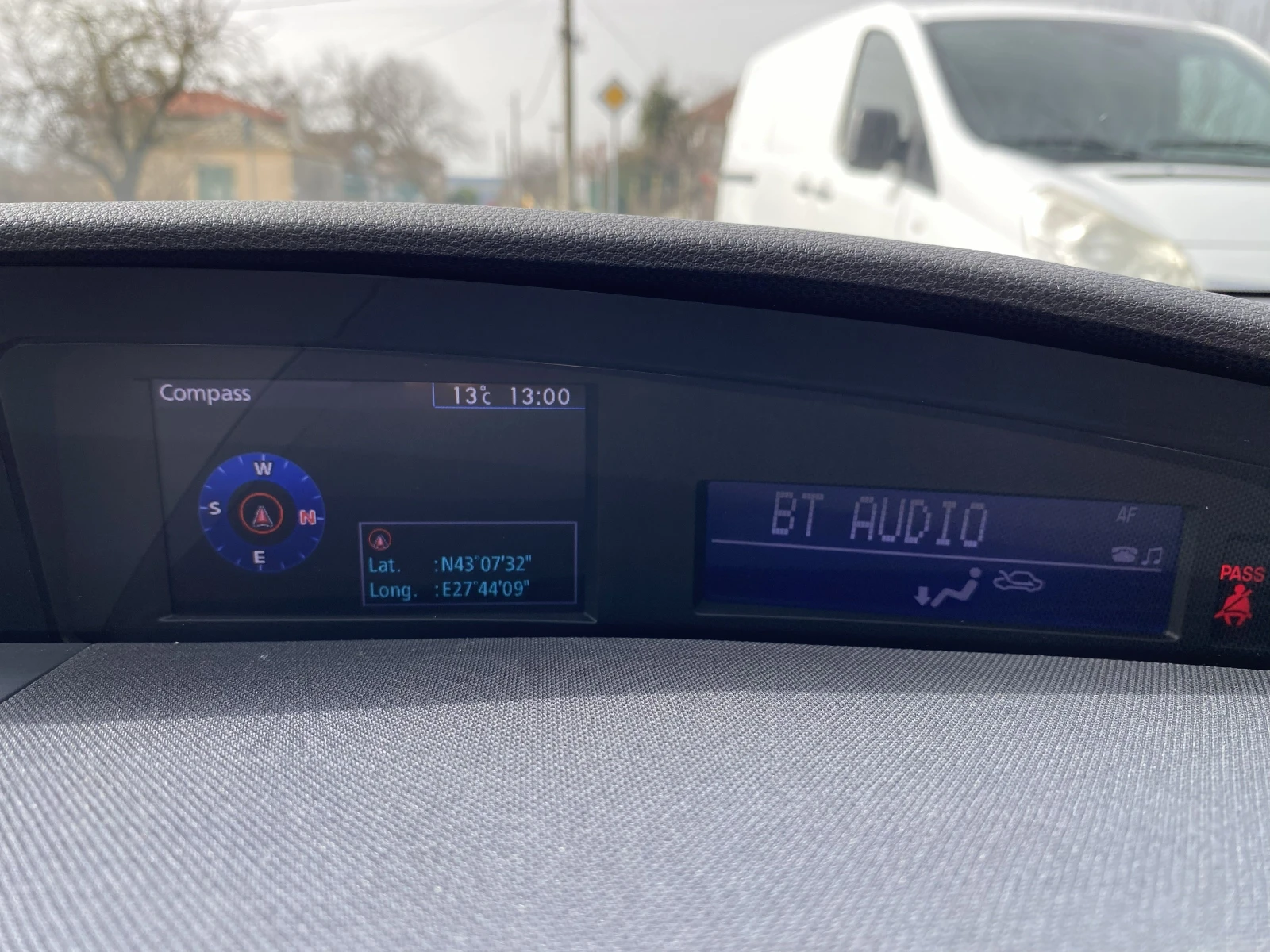Mazda 3 2.0 DISI FACE, снимка 12 - Автомобили и джипове - 53623849