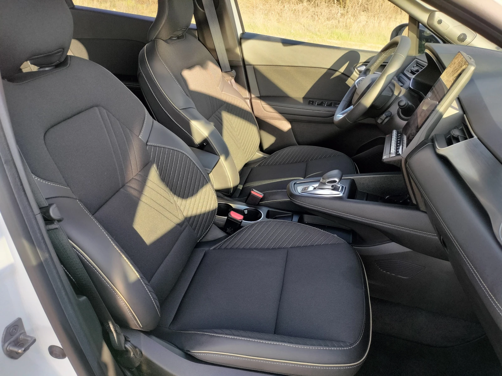 Renault Symbioz 1.6 Хибрид, снимка 8 - Автомобили и джипове - 53728793