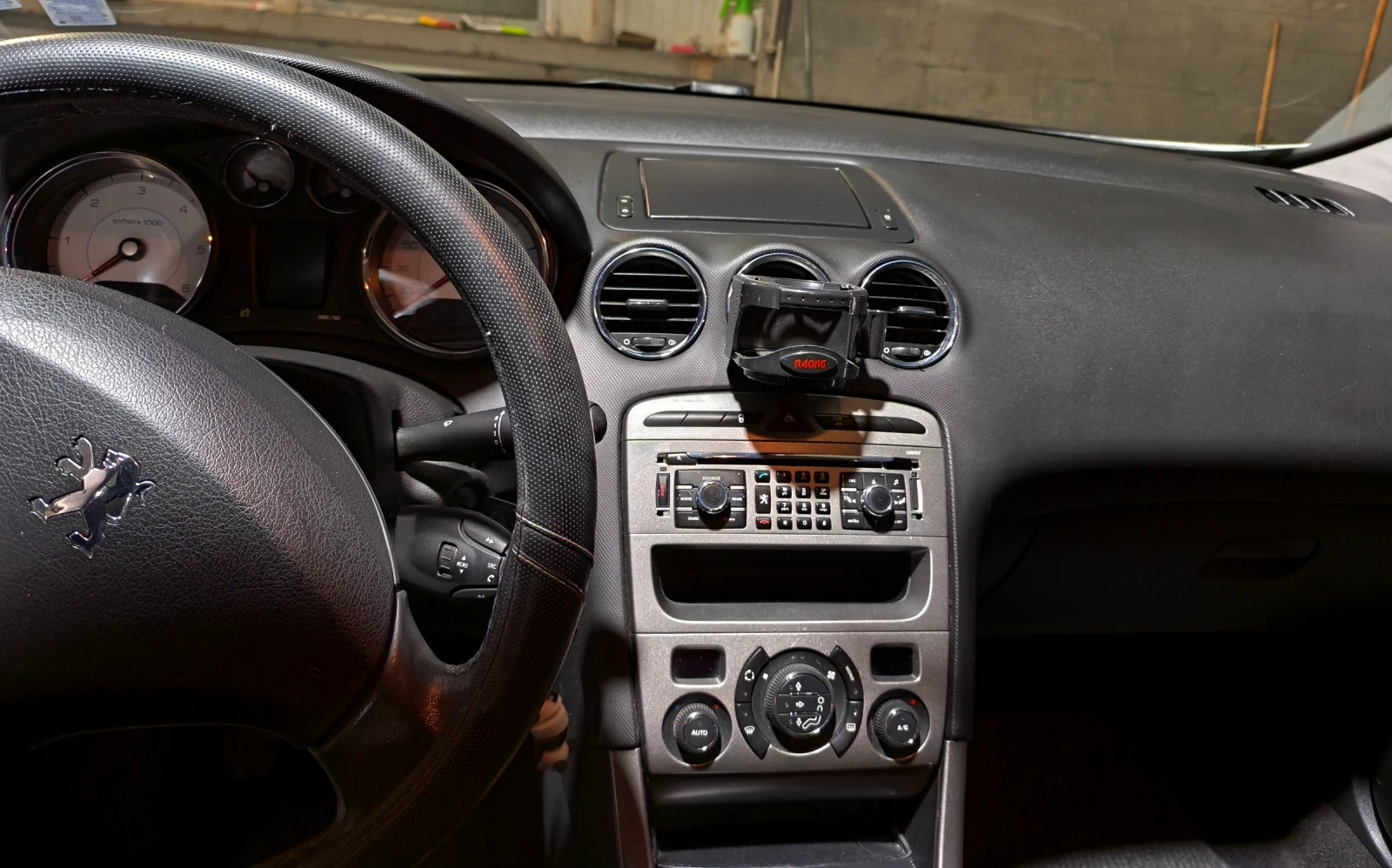 Peugeot 308 1.6 HDI, снимка 9 - Автомобили и джипове - 53818405