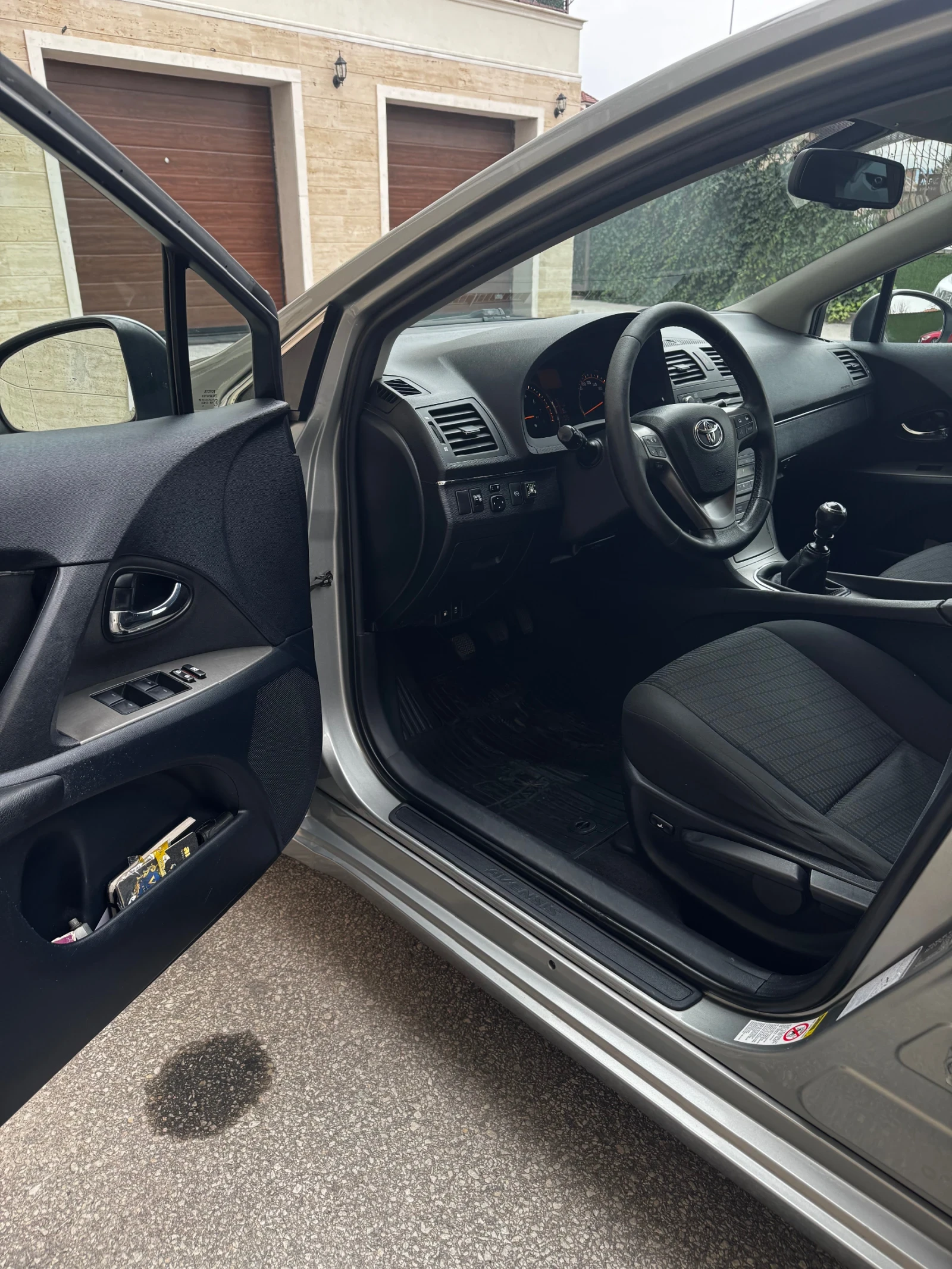 Toyota Avensis, снимка 8 - Автомобили и джипове - 53955347