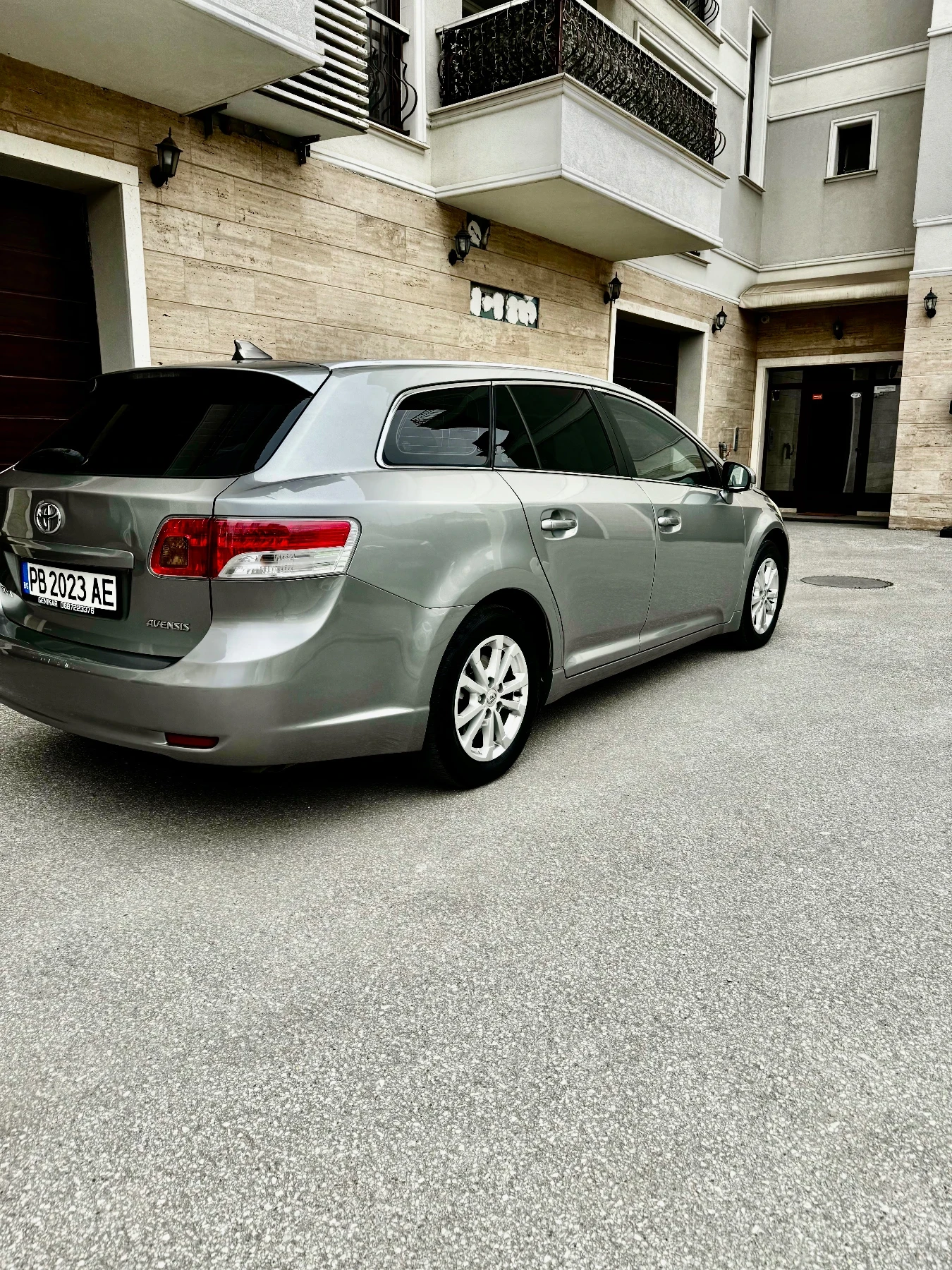 Toyota Avensis, снимка 5 - Автомобили и джипове - 53955347