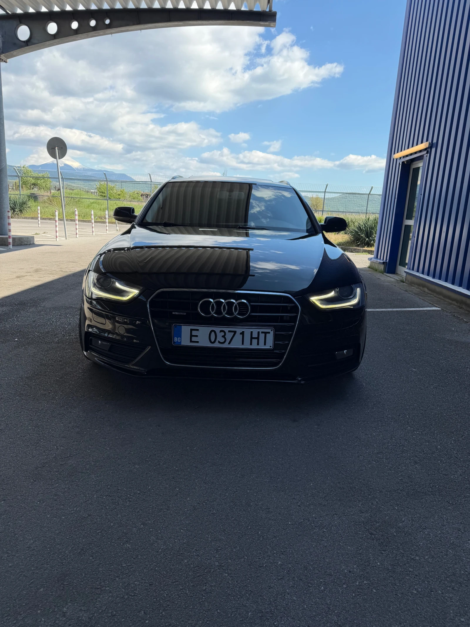 Audi A4 2.0TDI, снимка 2 - Автомобили и джипове - 54403011