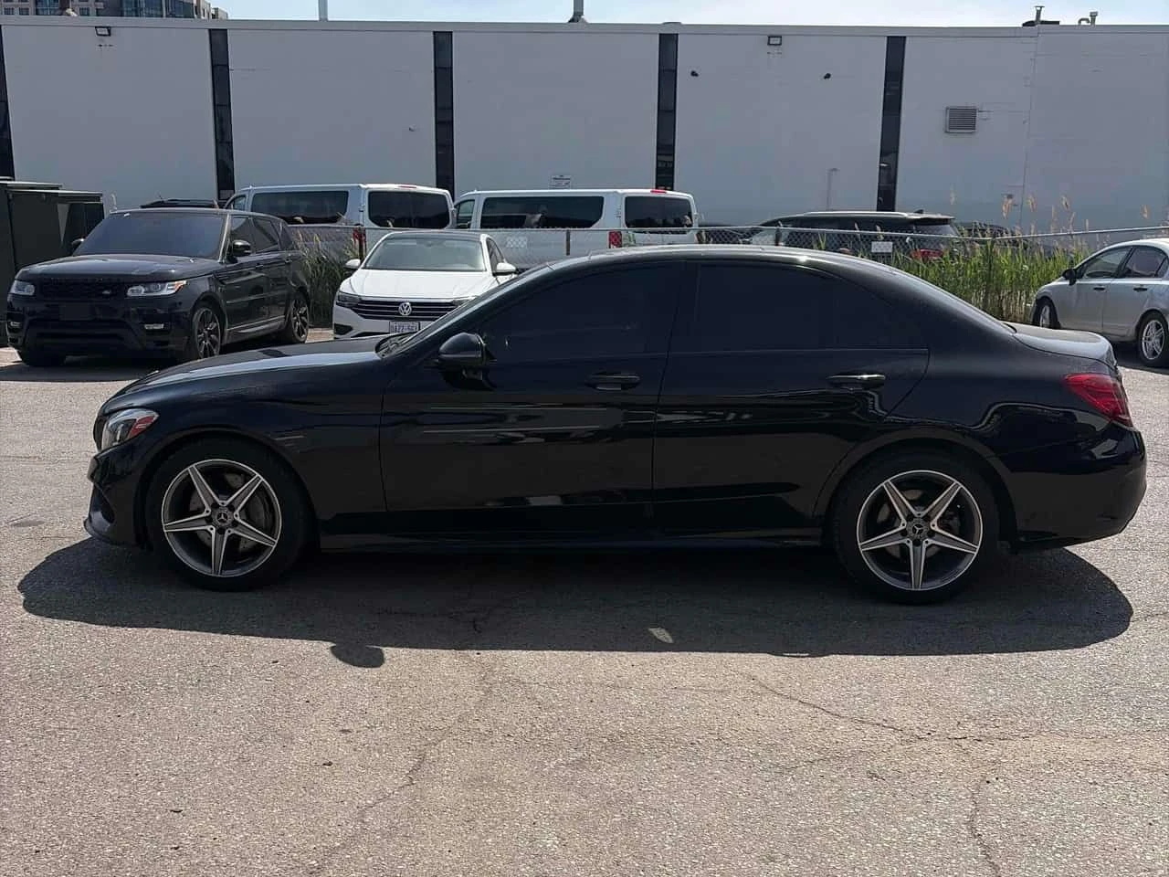 Mercedes-Benz C 300 * АВТОКРЕДИТ БЕЗ ПЪРВОНАЧАЛНА ВНОСКА* , снимка 2 - Автомобили и джипове - 54762076