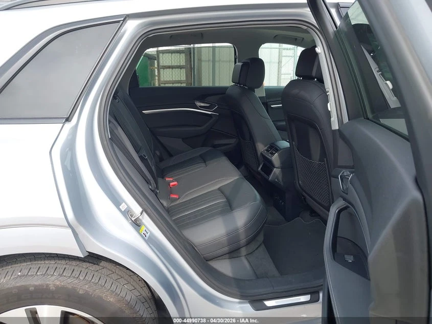 Audi E-Tron Premium Quattro, снимка 8 - Автомобили и джипове - 54769743