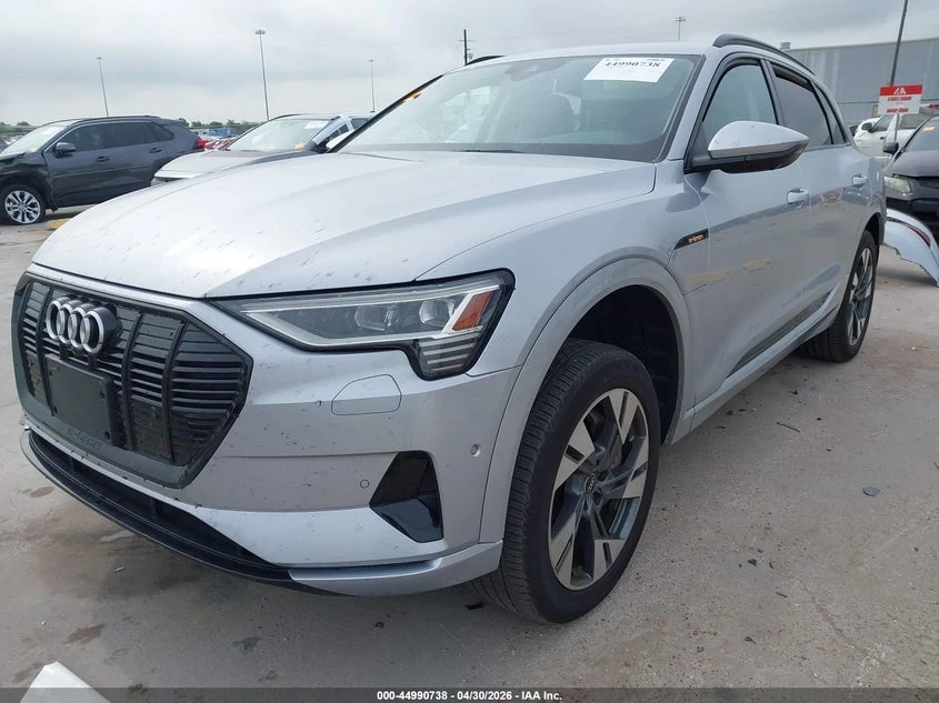 Audi E-Tron Premium Quattro, снимка 2 - Автомобили и джипове - 54769743