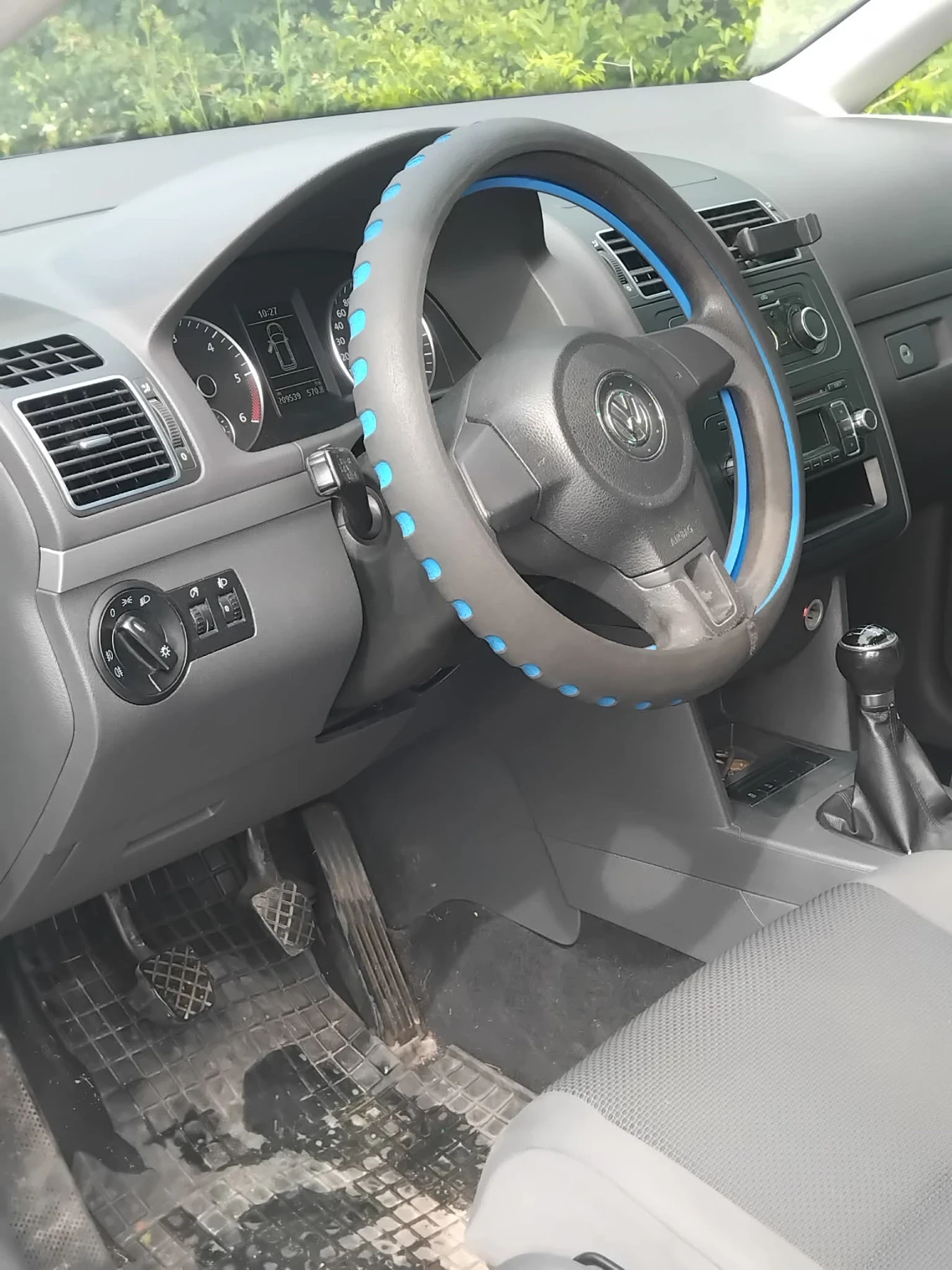VW Touran, снимка 6 - Автомобили и джипове - 54931351