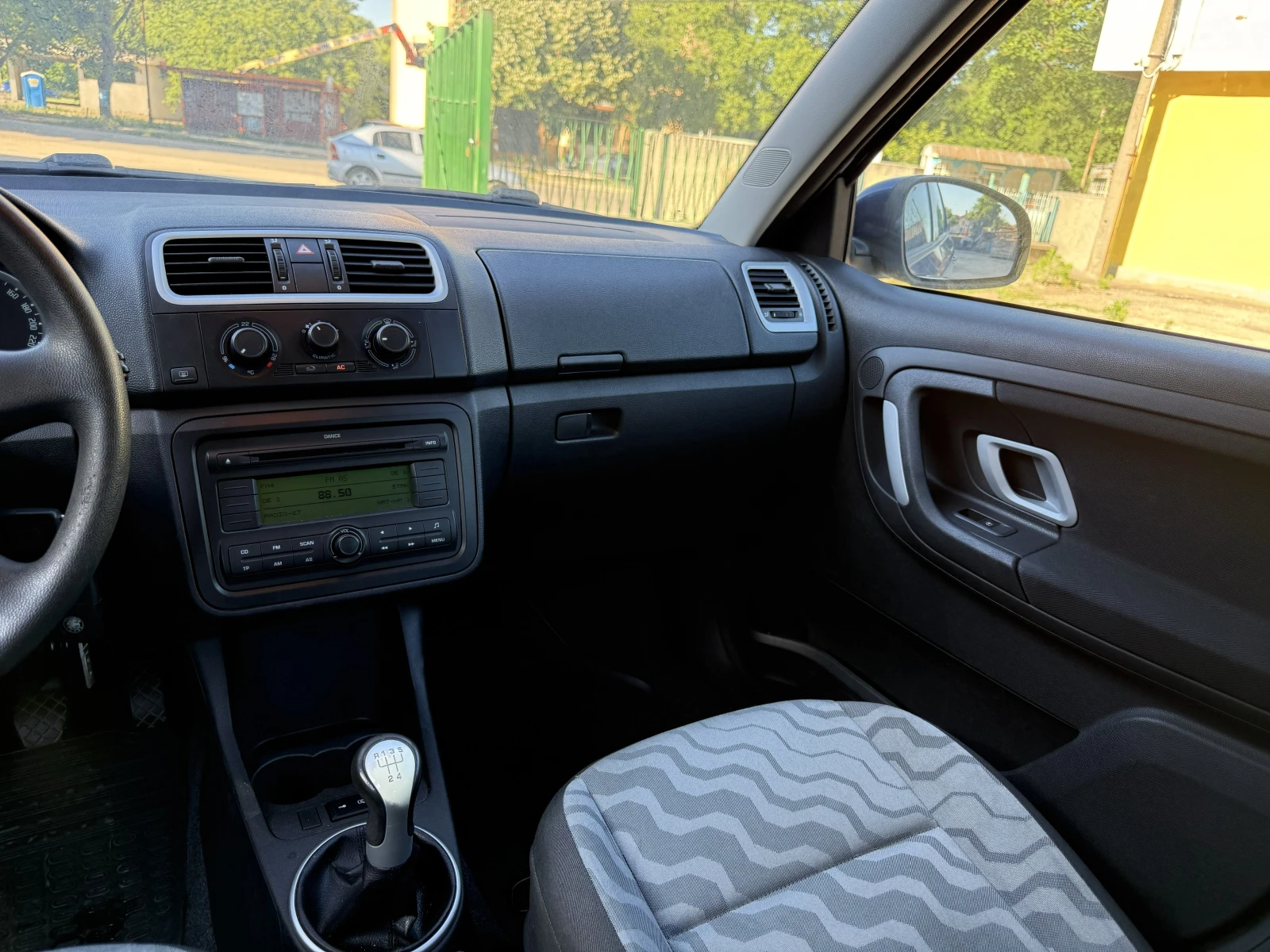 Skoda Fabia 1.2 70 �.�.  | Mobile.bg � ����������� 11