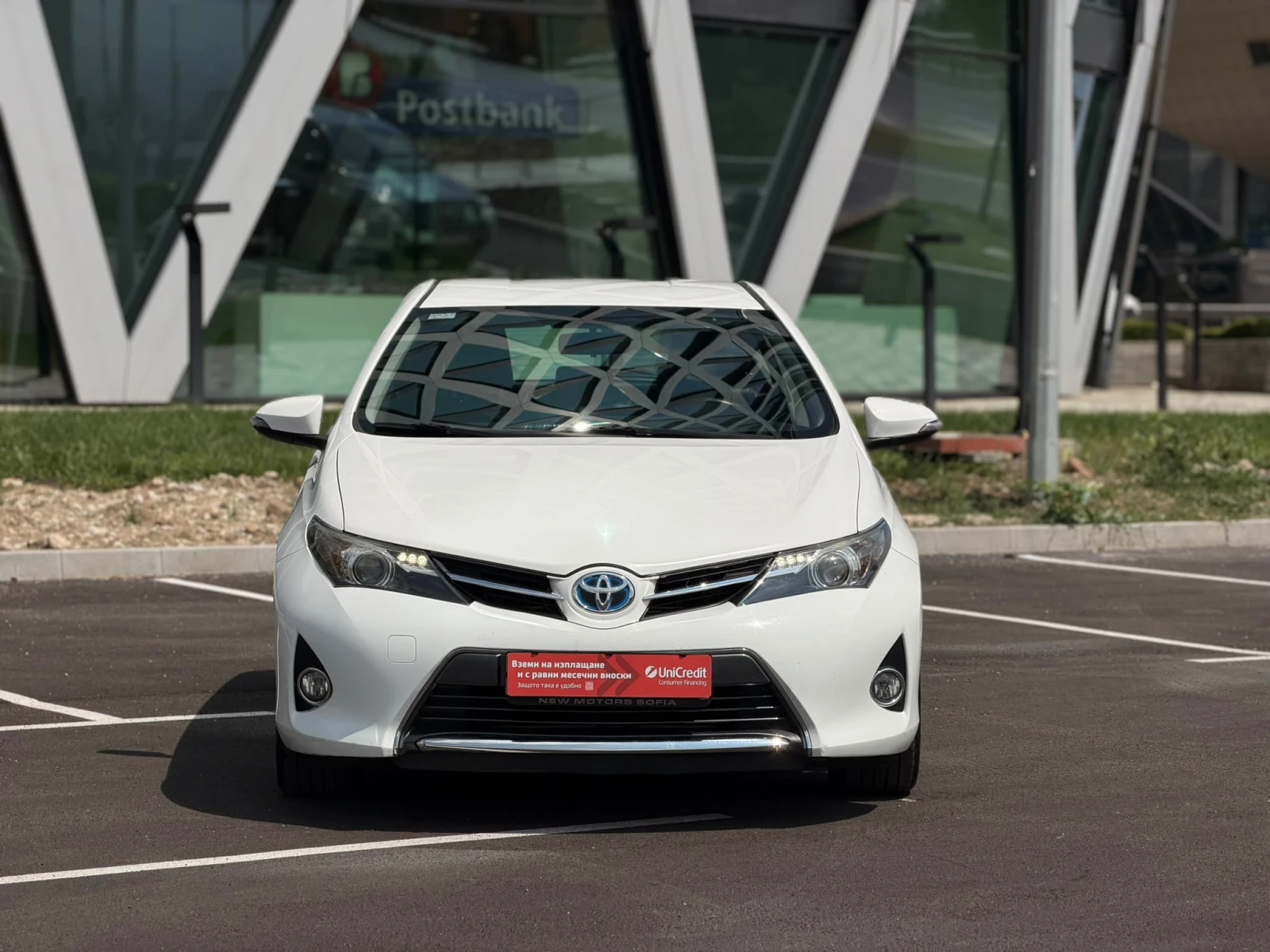 Toyota Auris 1.8Hybrid Серв.история Лизинг през Уникредит159 ев, снимка 2 - Автомобили и джипове - 55142857