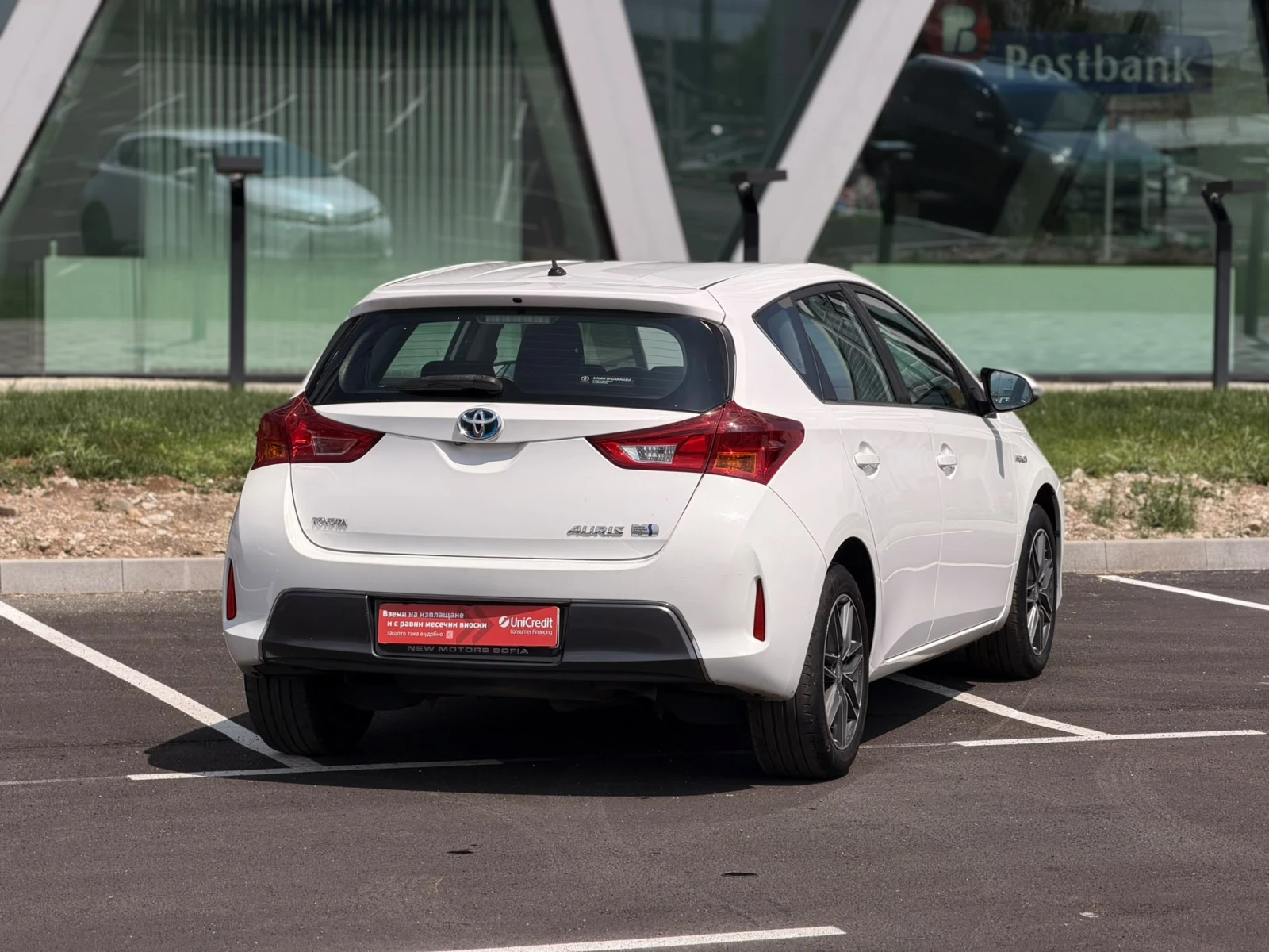 Toyota Auris 1.8Hybrid Серв.история Лизинг през Уникредит159 ев, снимка 7 - Автомобили и джипове - 55142857