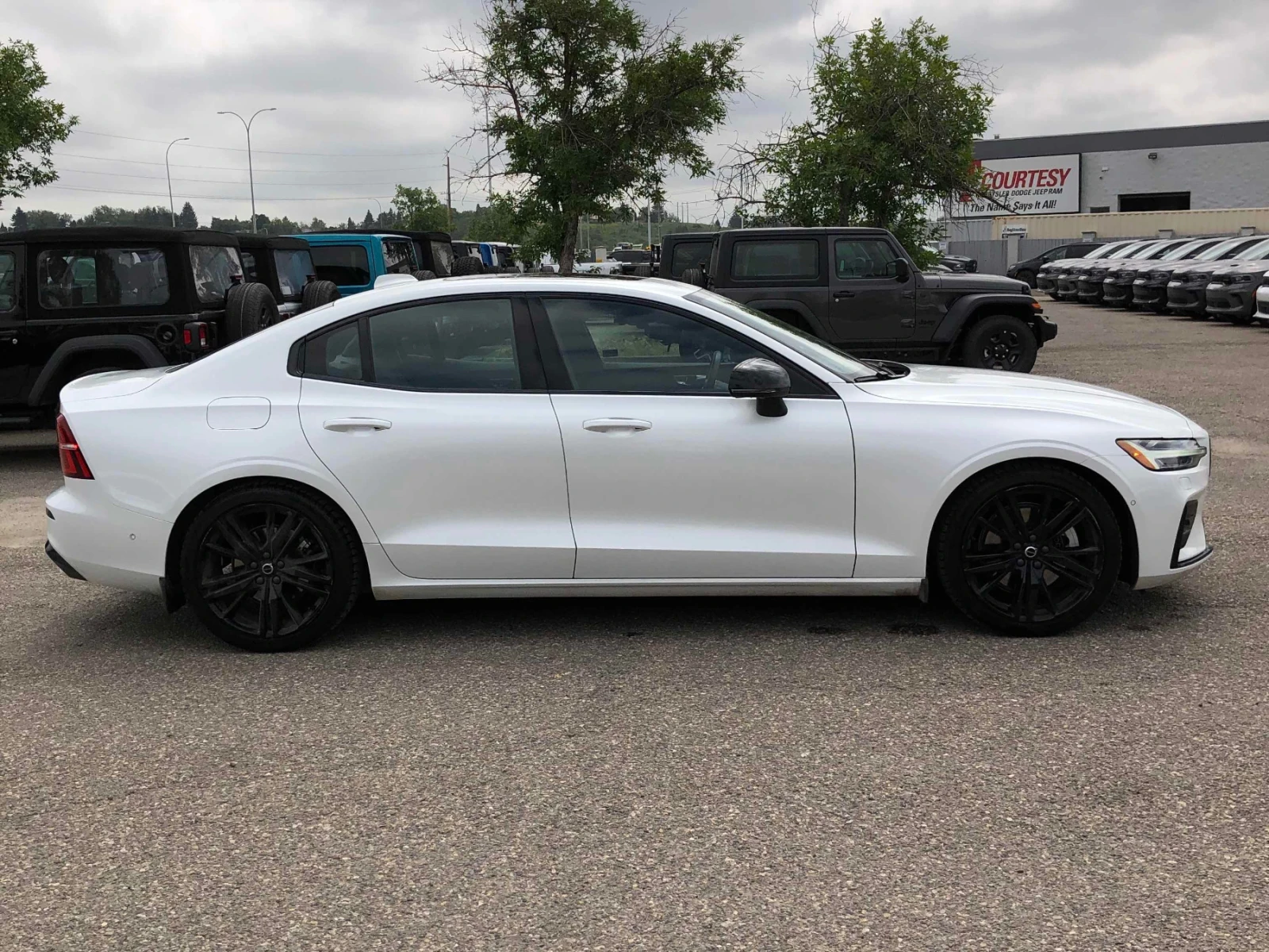 Volvo S60 PLUS BLACK EDITION / KEYLESS / PODGREV / CARFAX | Mobile.bg � ����������� 3
