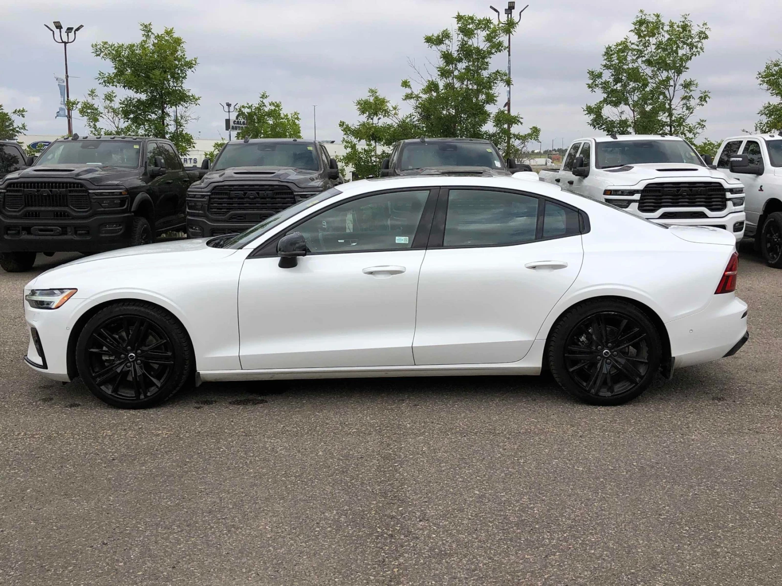 Volvo S60 PLUS BLACK EDITION / KEYLESS / PODGREV / CARFAX | Mobile.bg � ����������� 5