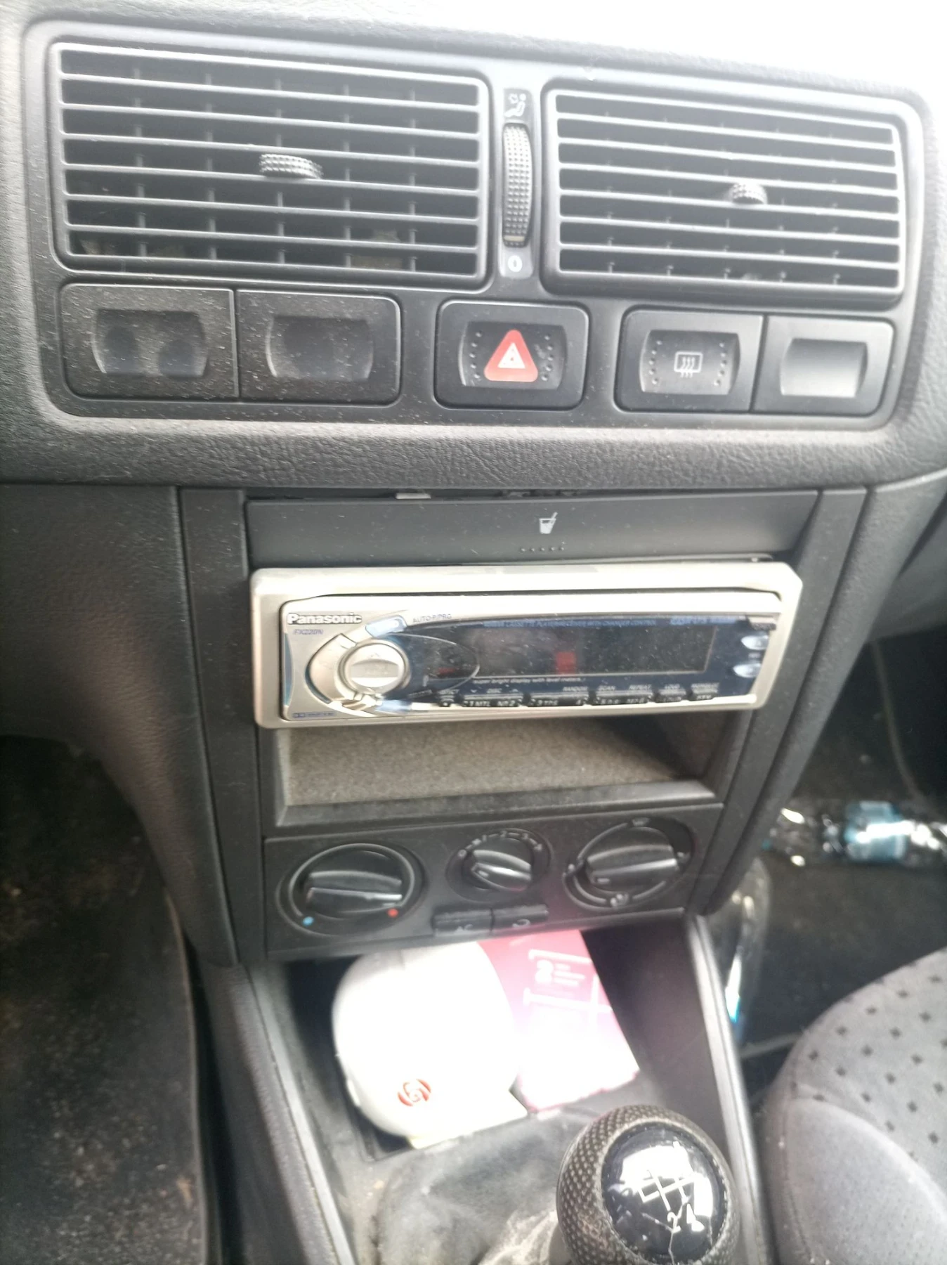 VW Golf 1.6 I, снимка 4 - Автомобили и джипове - 55886009