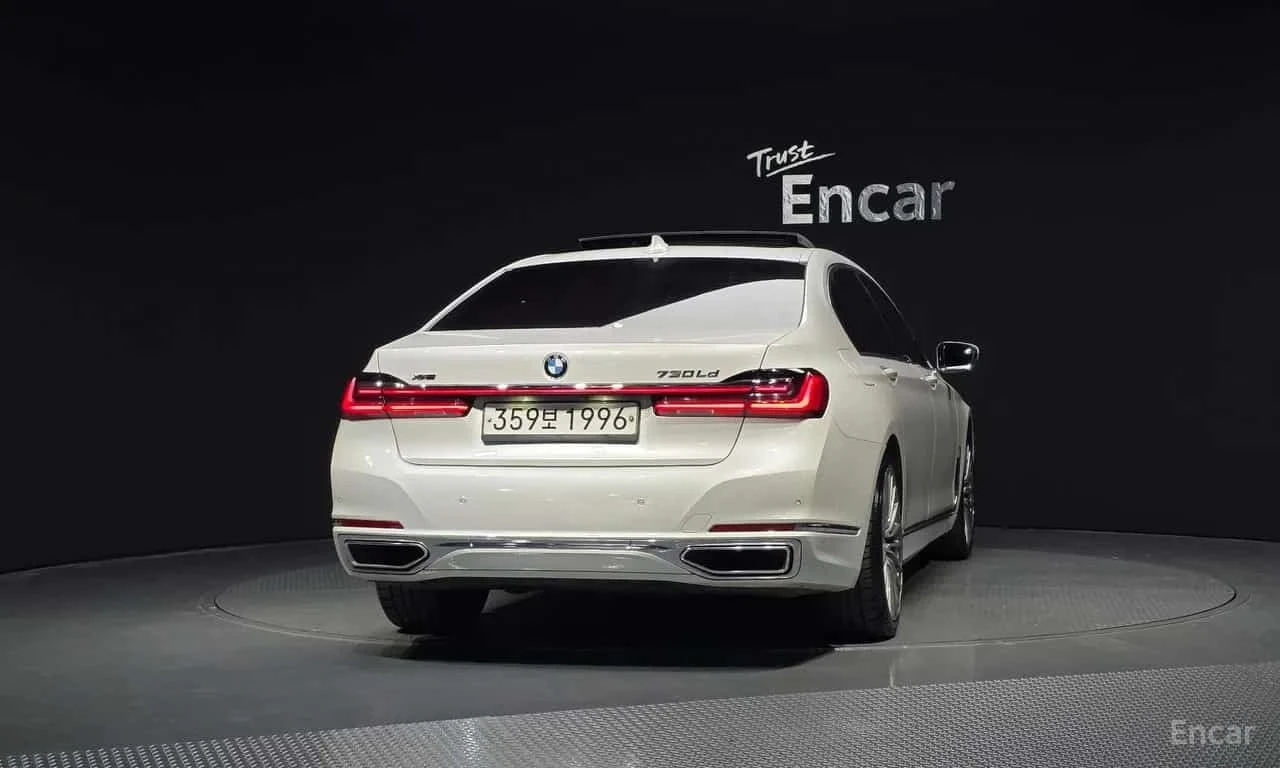 BMW 730 Ld xDrive Design Pure Excellence | АВТОФИНАНСИРАНЕ, снимка 4 - Автомобили и джипове - 56184894