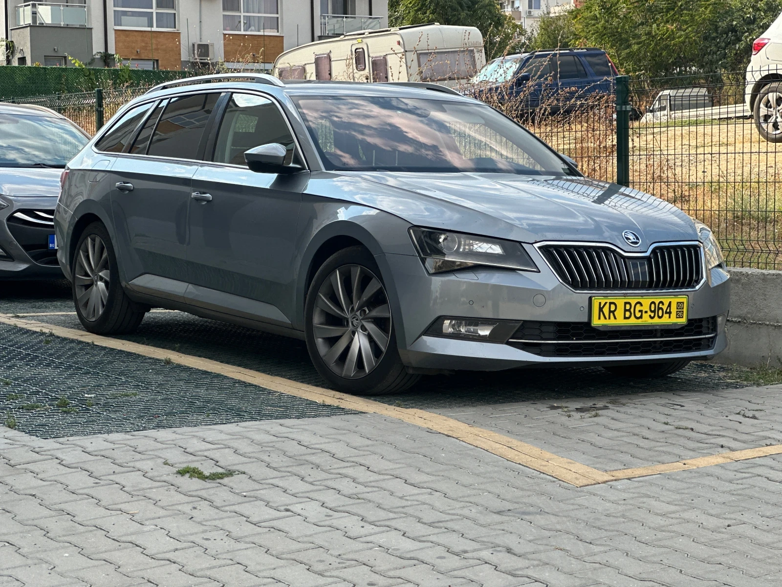 Skoda Superb 2.0 TDI Style 190kc, снимка 6 - Автомобили и джипове - 56204275