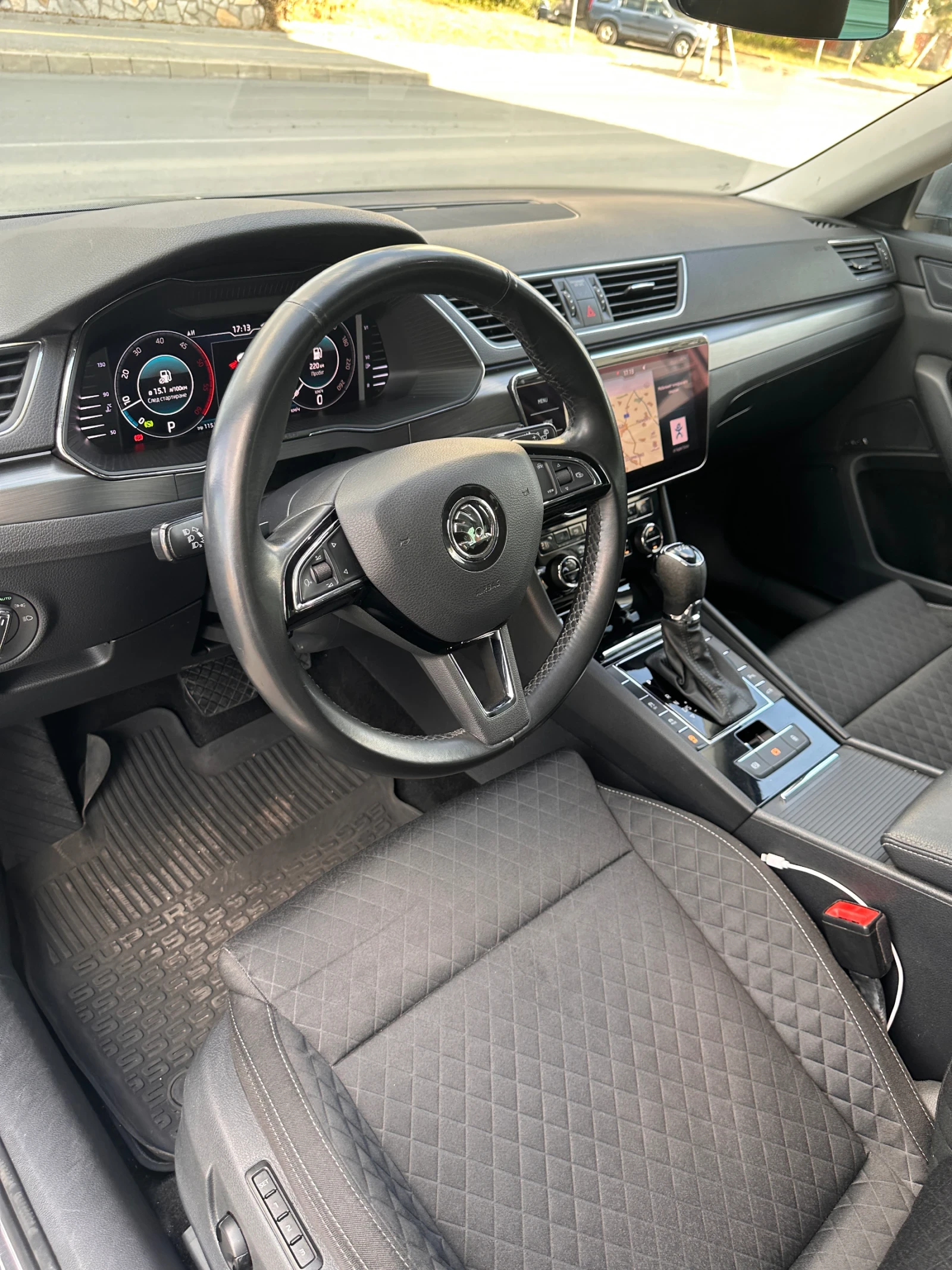 Skoda Superb 2.0 TDI Style 190kc, снимка 10 - Автомобили и джипове - 56204275