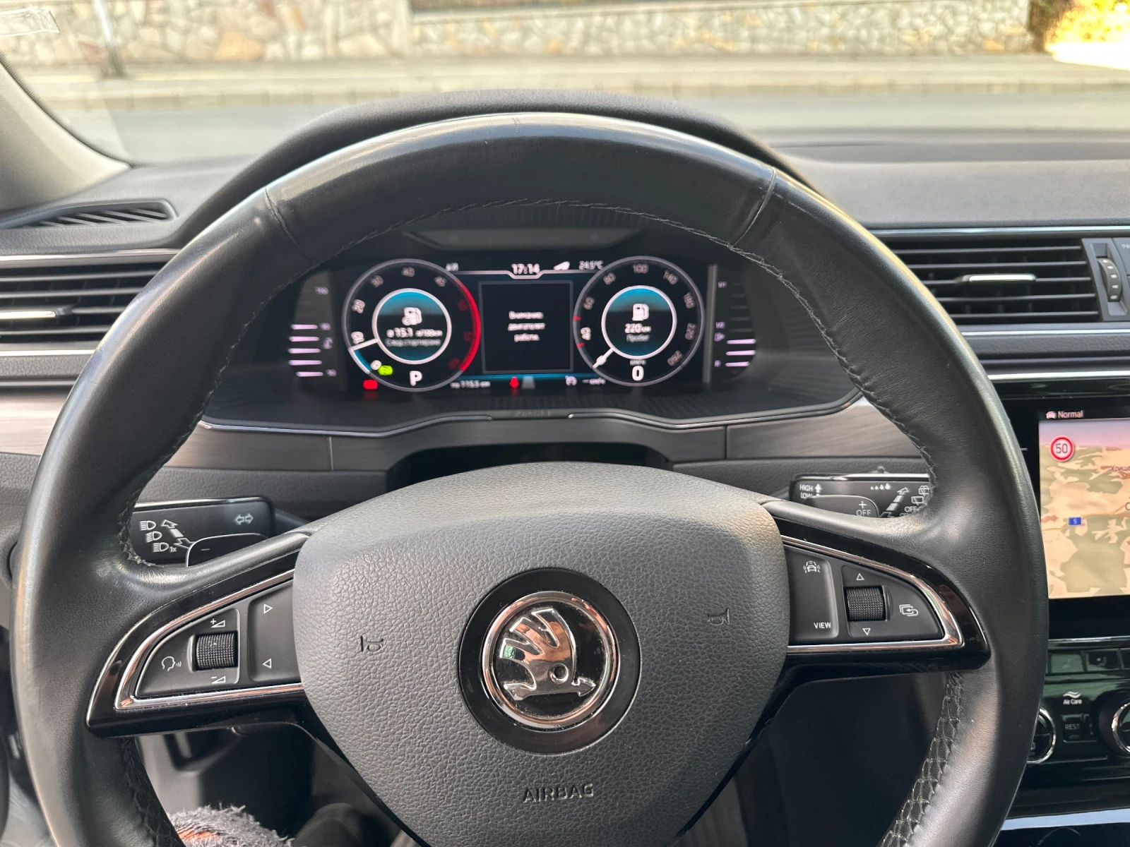 Skoda Superb 2.0 TDI Style 190kc, снимка 9 - Автомобили и джипове - 56204275