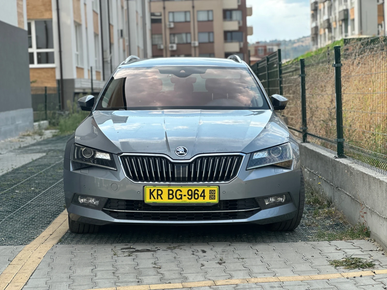 Skoda Superb 2.0 TDI Style 190kc, снимка 7 - Автомобили и джипове - 56204275
