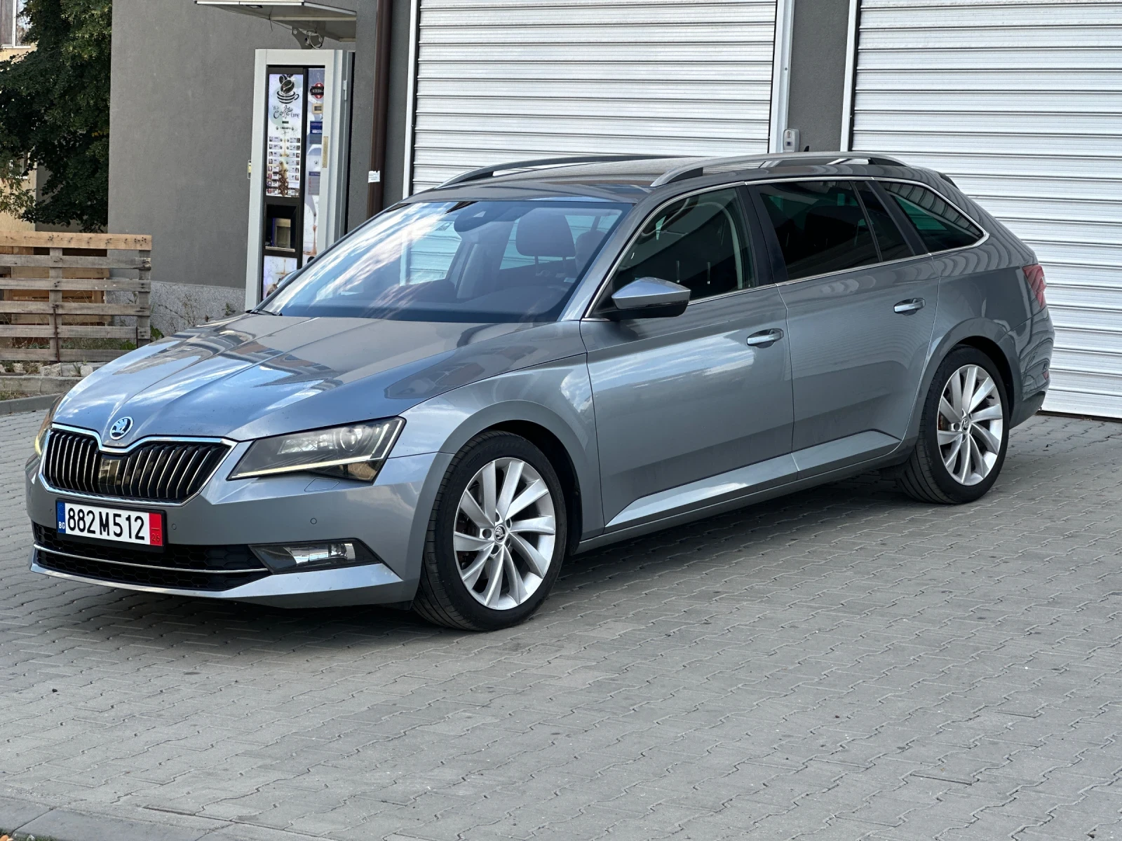 Skoda Superb 2.0 TDI Style 190kc, снимка 3 - Автомобили и джипове - 56204275